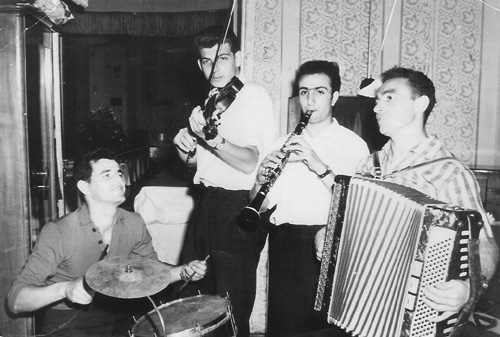 06.band