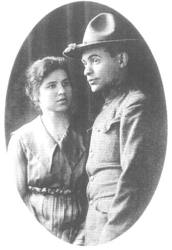 08_LouisM&AnnaOval